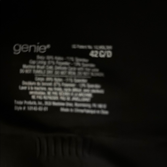 Elegant Black Wireless Bra - Picture 3 of 11